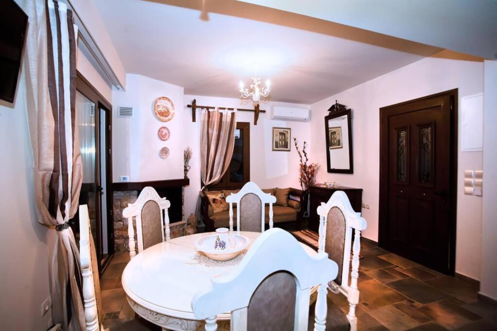 Nikis Seaside House Villa Vlichadia ภายนอก รูปภาพ