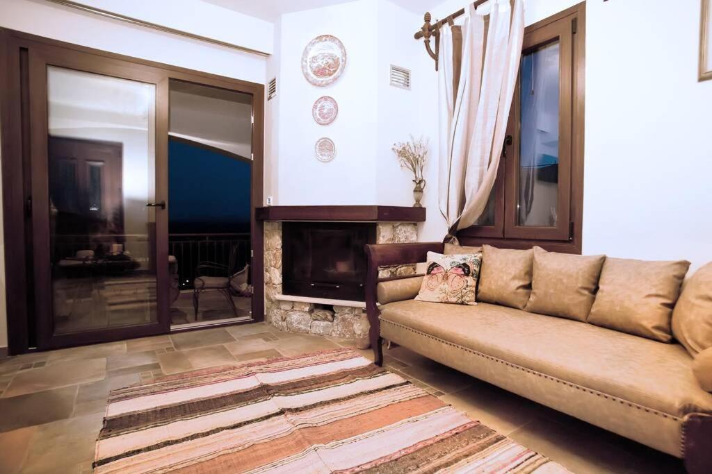 Nikis Seaside House Villa Vlichadia ภายนอก รูปภาพ