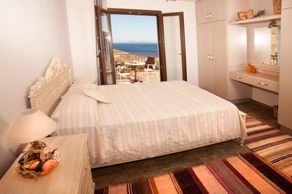 Nikis Seaside House Villa Vlichadia ภายนอก รูปภาพ